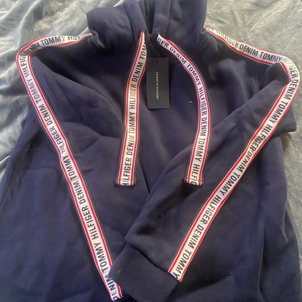 Tommy Hilfiger cropped hoodie